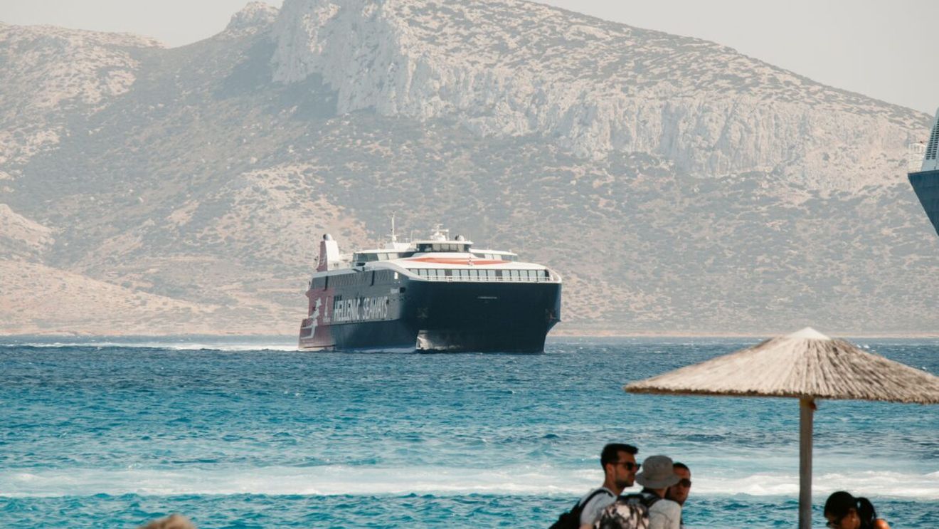 Tot ce trebuie să știi despre programul feriboturilor din Grecia 2026. Cum să cumperi bilete online