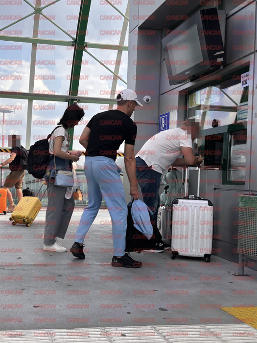Dinu Maxer pleacă din Otopeni cu trenul