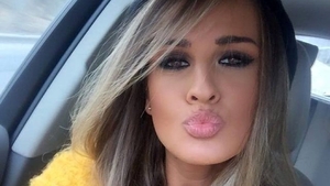 Am obţinut prima reacţie a vedetei de la Antenă. Au ”combinat-o” pe Diana Munteanu într-o găinărie cu fotomodele!