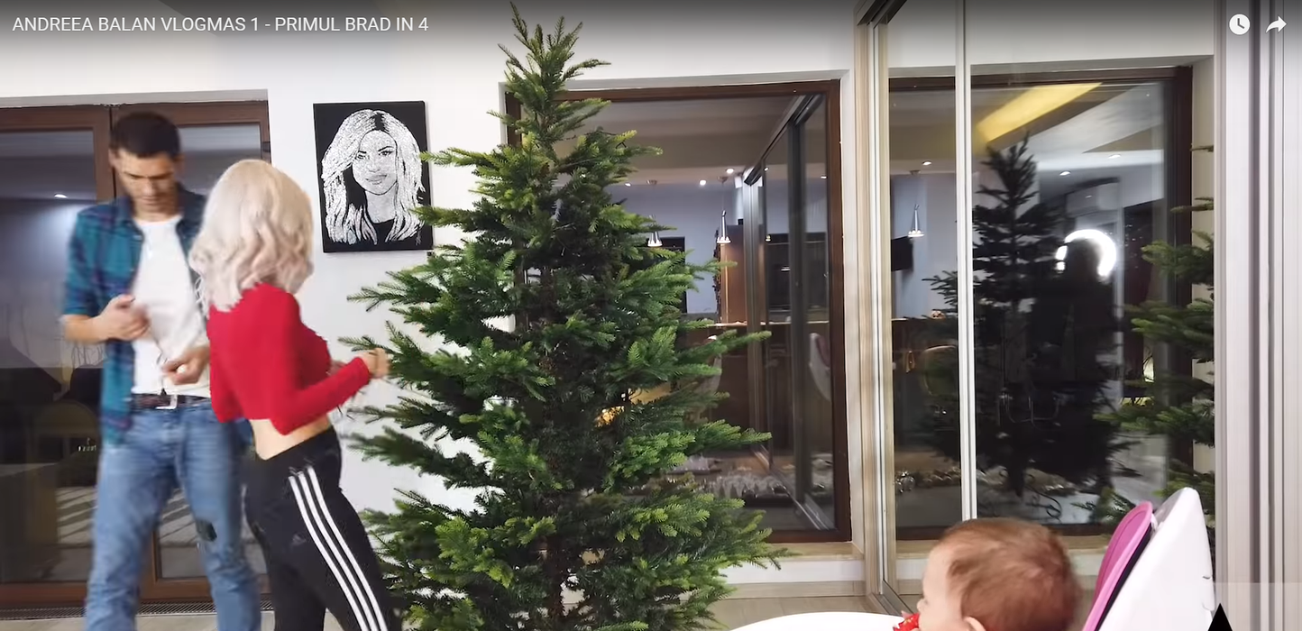 Andreea Bălan, gafă ireală! Și-a luat pantalonii invers. Cum a reacționat live, după ce o fană i-a atras atenția vedetei de la Antena 1