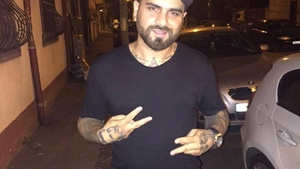 HINGHERU JR. e cel mai credincios ”băieţii răi”. Şi-a tatuat chipul lui ARSENIE BOCA pe pumn!