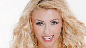 Andreea Balan si-a vizitat rudele din Vrancea! Cu cine crezi ca s-a distrat vedeta la tara?