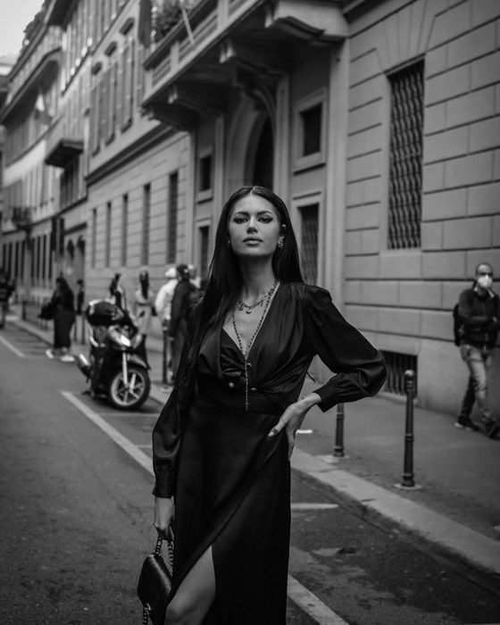 Imediat cum intri pe profilul ei de Instagram, te lovește un aer "giorno", așa că bărbatul ales de manechinul român trebuia să fie în aceeași notă! (Foto: Instagram)