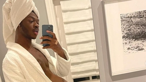 Imaginea care a șocat întreaga lume! Rapper Lil Nas X a anunțat că este ”gravid”