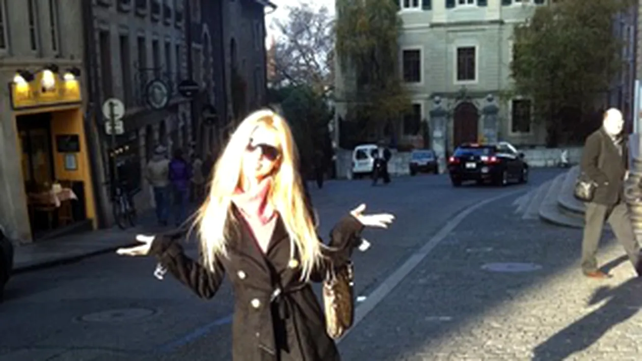Andreea Balan se bucura de soare! Vremea e frumoasa in Geneva. Ma plimb, fac shopping!