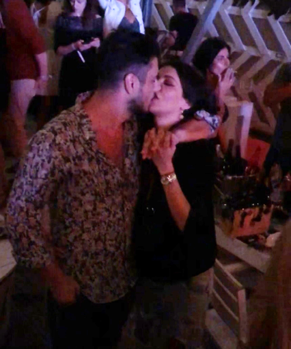 Piți Jr.  și Cristina ICH, momente tandre la LOFT Mamaia, pe repede înainte