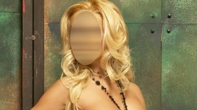 S-a sarutat cu o femeie! Toata lumea a vazut aceasta imagine! Cine e vedeta care se lasa muscata de buze de o focoasa bruneta?