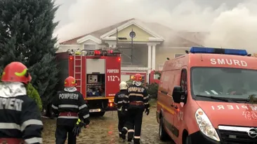 Ultima oră. Incendiu puternic la fosta vilă a lui Irinel Columbeanu de la Izvorani | PRIMELE IMAGINI