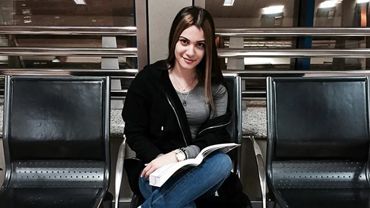 Betty Salam, sexy la piscina! Uite cat de bine arata fiica manelistului! Mi-am promis sa...