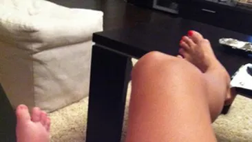 Un crac si un cracut! Ghici ale cui sunt aceste picioare!