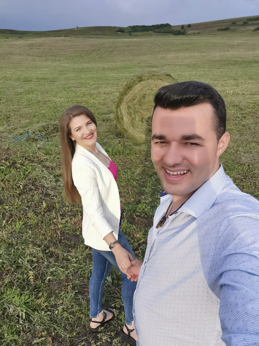 Mirela Vaida, declarații sfâșietoare despre Dumitru Stroie: “Sunt tristă și revoltată”. Regretatul artist va fi înmormântat astăzi în localitatea natală