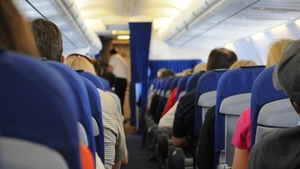 Metoda inedită folosită de un tânăr american pentru a călători mai ieftin. Cum a descoperit compania aeriană trucul său