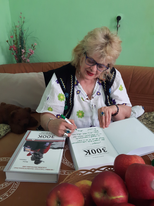 Mariea Crâșmaru a scris o carte despre experiențele sale în jurul lumii