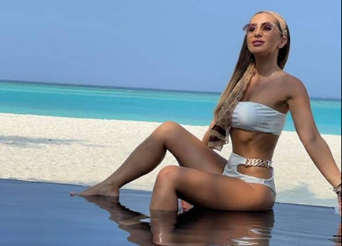 Imagini provocatoare cu artista Livia Pop! A încins imaginația bărbaților pe plajă, în Maldive