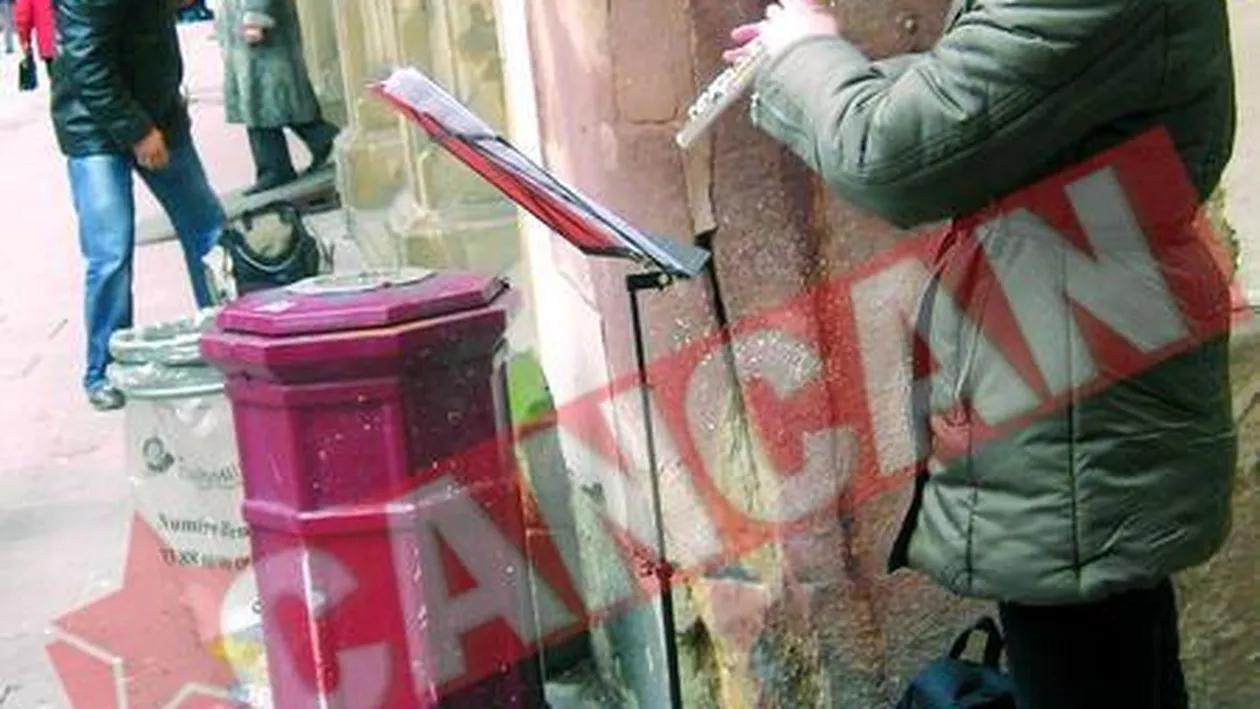 Canta pentru bani de facultate, langa Parlamentul European