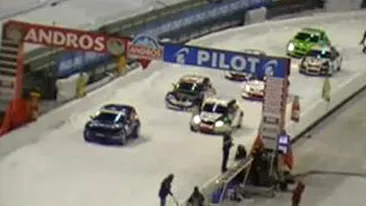 VIDEO Alain Prost a facut drifturi pe gheata cu o Dacia Duster