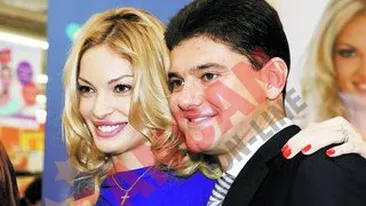 Valentina Pelinel Si-a lansat DVD-ul in familie