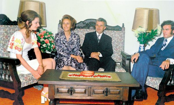 Elena și Nicolae Ceaușescu, alături de Zoia și de Nicu