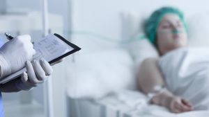 Incredibil. O femeie infectată cu noul coronavirus, aflată în comă indusă, a născut o fetiță