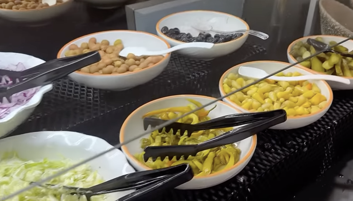 Întoarsă de la Tempting Fortune România, Diana s-a dus în concediu all-inclusive în Turcia. Ce a primit să mănânce, de fapt
