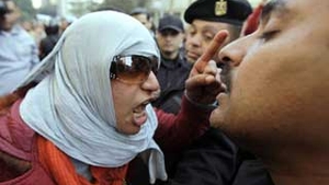 Un egiptean si-a ucis in bataie sotia insarcinata pentru ca nu a votat cu Mohamed Morsi