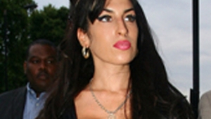 Amy Winehouse, in top 10 Billbord cu albumul "Back to Black"!