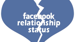 Asta NU STIAI pana acum! La ce sa te astepti daca scrii ca esti "intr-o RELATIE" pe FACEBOOK