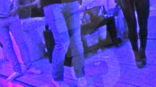 VIDEO Ai vazut-o aproape dezbracata cu zeci de barbati, dar niciodata asa! Cum au filmat-o paparazzii pe Ana Maria Mocanu!