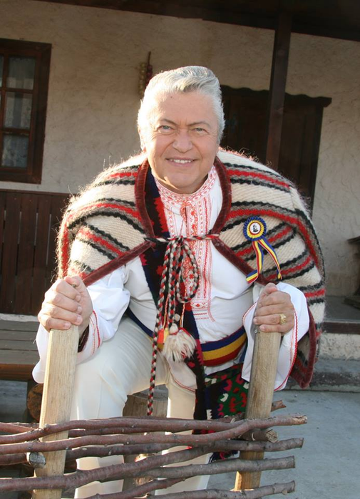 Nicoleta Voicu, iubita lui Gheorghe Turda, în minijup și tocuri cui!