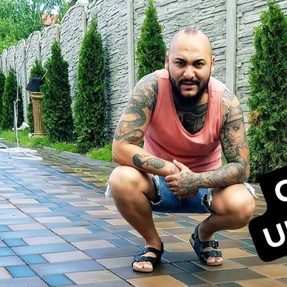 Dani Mocanu a chemat de urgență ambulanța! Manelistul, conectat la aparate