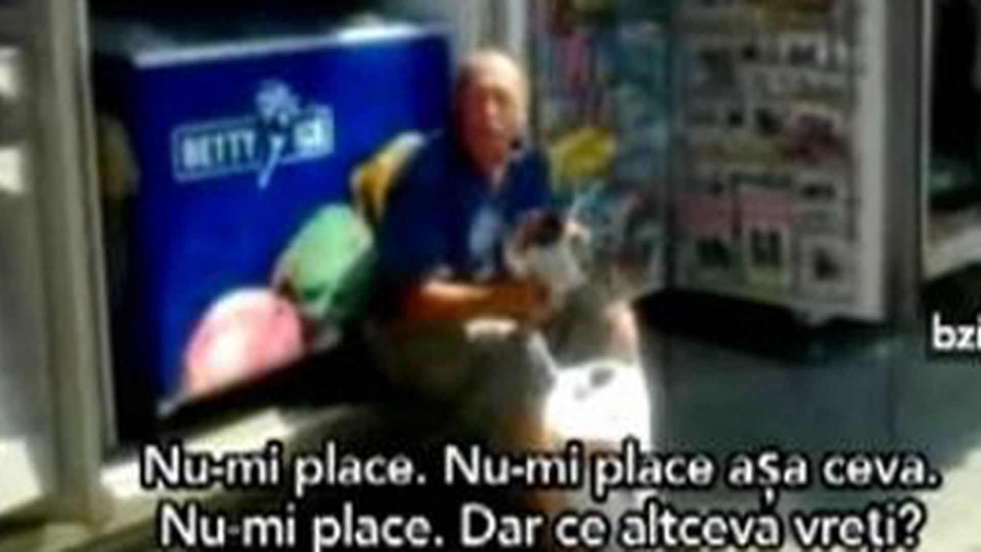 VIDEO Nu l-au multumit pozele din Playboy! Un iesean a facut un scandal monstru si a ajuns la politie