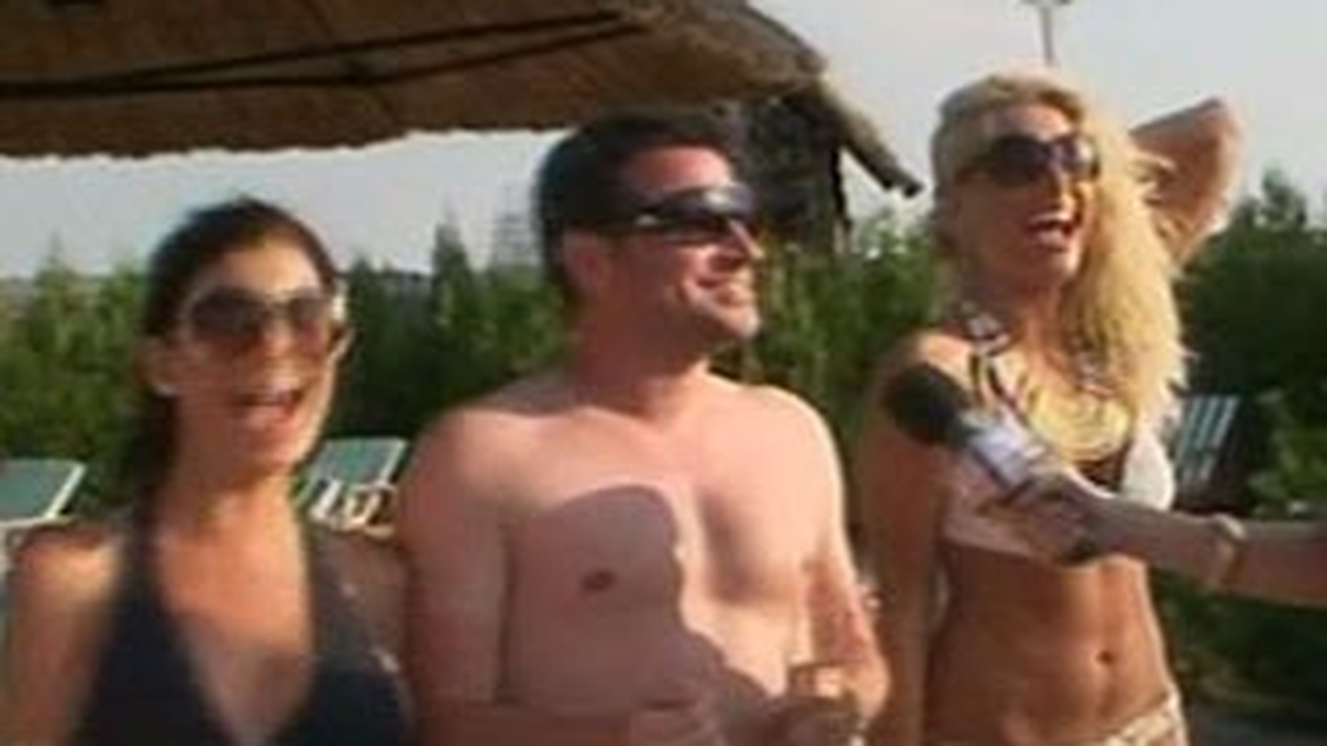 Fizz si-a deschis piscina de fite! Vezi cum arata si cum era sa se inchida inca de la inceput din cauza unei batai generale!