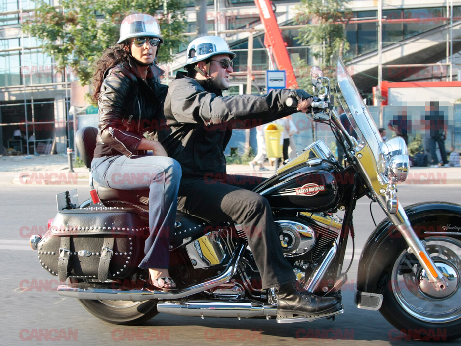 Mihaela Rădulescu și Elan Schwartzenberg pe motor