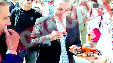 Inghetata si palinca, meniul lui Calin Popescu Tariceanu la Satu Mare
