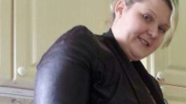 O studentă a slăbit 50 de kilograme, după ce a ţinut această dietă! Era obeză, iar acum a ajuns de nerecunoscut!