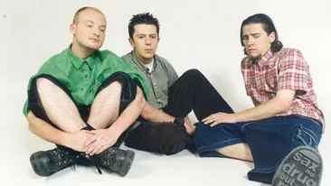 Ii mai tii minte pe baietii de la Cassa Loco? Cum au putut sa se transforme cei mai trasniti artisti pe care i-a avut Romania!