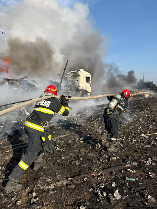 Dezastru în Mehedinți! Accident grav cu două TIR-uri şi o maşină. La scurt timp după impact, a izbucnit un incendiu de proporții