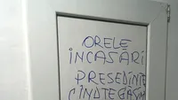 Președinte de bloc, amenințat de locatari în cel mai original mod. Ce a apărut pe ușa Administrației depășește orice imaginație