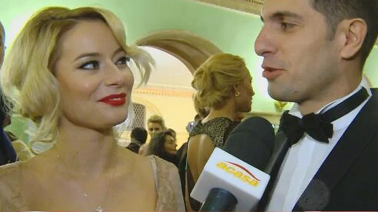 Cosmin este îndrăgostit lulea de Laura Cosoi! La premiile Gopo, nu i-a dat drumul la mână: M-a atras simplitatea şi modestia ei