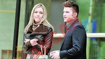 Andrei Iordache a scos un playmate la masa si la biliard