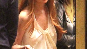 Lindsay Lohan s-a luat la bataie intr-un club din Los Angeles!