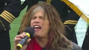 VIDEO Steven Tyler i-a ingrozit pe americani. Vezi cum a macelarit solistul trupei Aerosmith imnul SUA