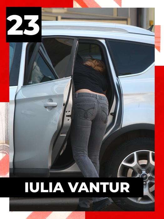 TOP sexy-vedete. Bianca Drăgușanu, Daniela Crudu sau Raluca Bambi s-au aplecat pe bancheta din spate și…: Mamăăă, ce priveliște!