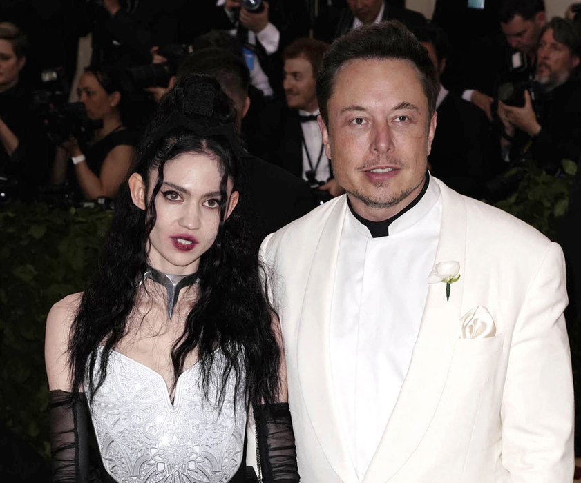 Claire Elise Boucher (Grimes) și Elon Musk în 2018. Foto: Profimedia