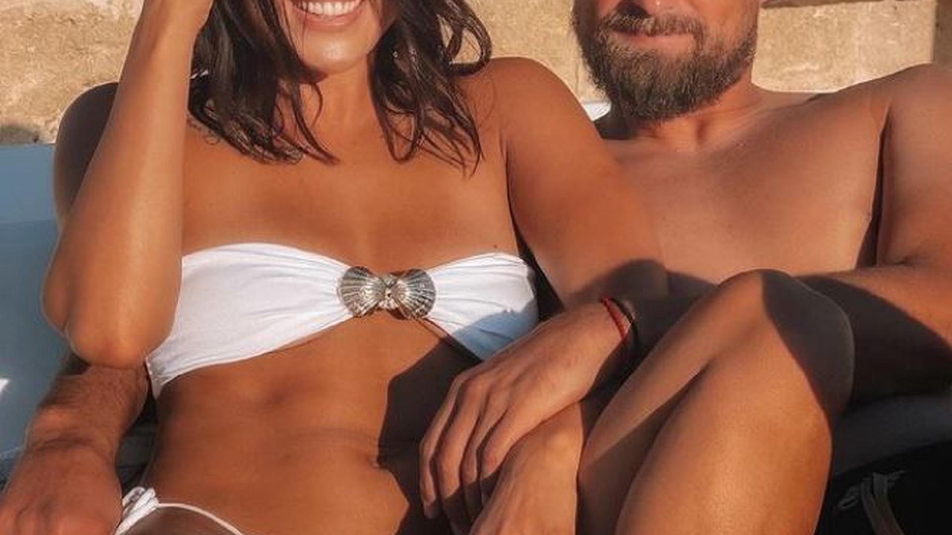 Imagini fierbinți cu soția lui Gabi Tamaș. Ioana, bombă-sexy la piscină! Fanii brunetei au luat-o razna| GALERIE FOTO