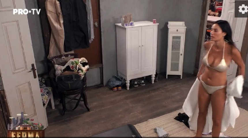Alina Pușcău și Anda Adam, momente interzise cardiacilor, la Ferma! Cum au făcut duș cele două: „Nici nu aveam…”
