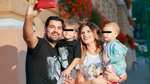Momente de coşmar pentru Ellie White! Artista a ajuns cu copiii de urgenţă la spital