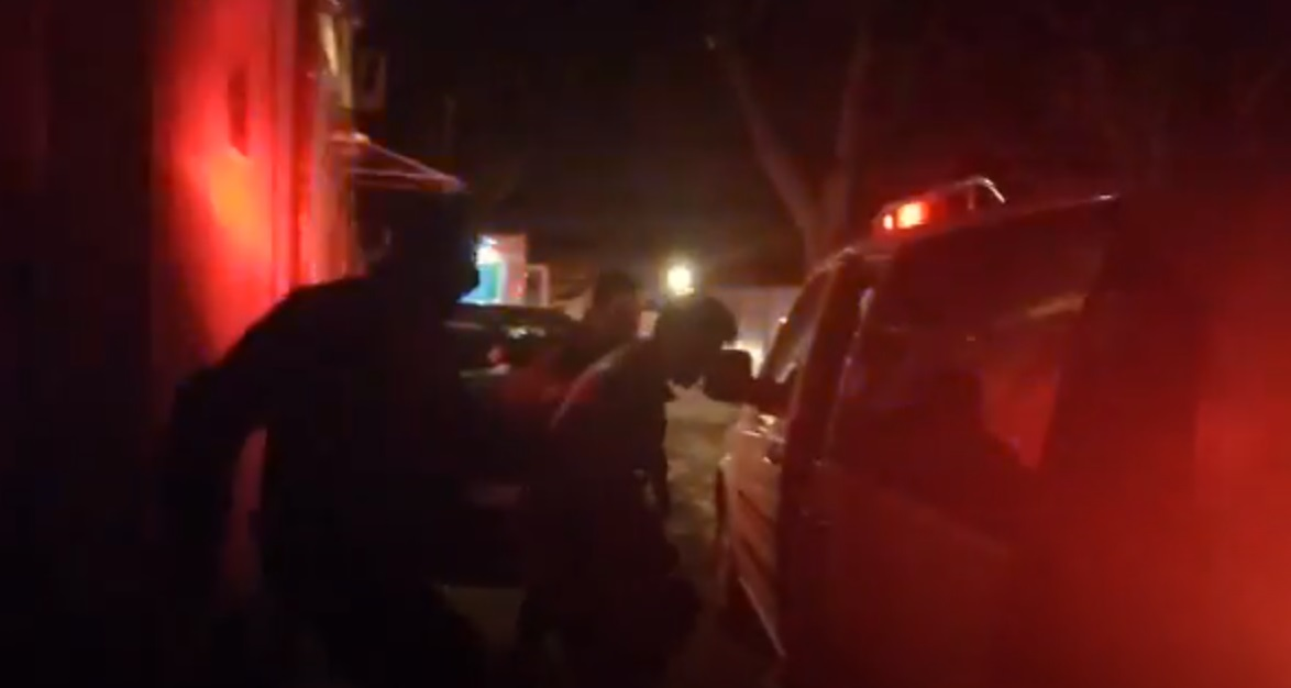 Momentul în care hoțul care i-a spart vila lui Hagi a fost băgat în dubă
