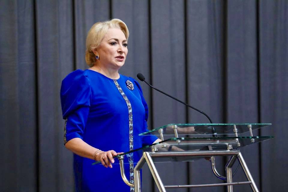 Soțul Vioricăi Dăncilă are un salariu mai mare decât șefa PSD. I-a dăruit un ceas de 20.000 de euro și dețin împreună 4 case