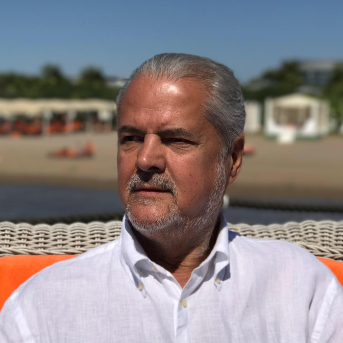 Adrian Năstase, ex-premierul României (sursa FOTO: Facebook)